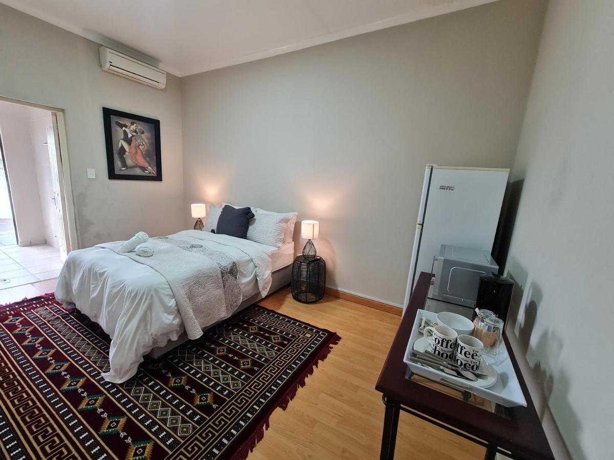 The Hide On Tindale Bed & Breakfast East London Ngoại thất bức ảnh